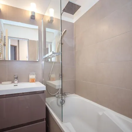 A Avec Parking Et Wifi - Fr-1-343-208 شقة