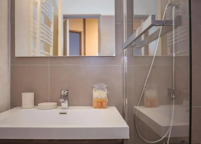 Апартаменти A Avec Parking Et Wifi - Fr-1-343-208